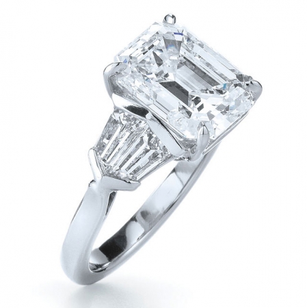 豪华钻戒祖母绿形2017HHZJZML0001